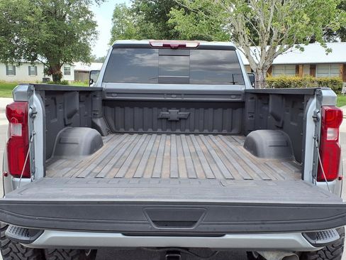 Used 2025 Chevrolet Silverado 3500 High Country w/ Technology Package AWD/4WD image 7