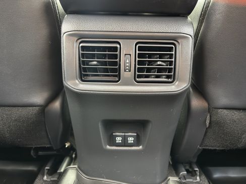 Used 2019 Toyota RAV4 Limited w/ Cold Weather Package AWD/4WD image 20