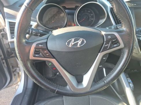 Used 2012 Hyundai Veloster w/ Style Pkg image 20