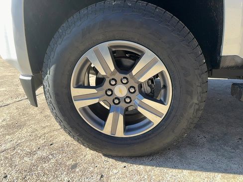 Used 2017 Chevrolet Colorado LT w/ LT Convenience Package image 9