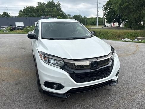 Used 2021 Honda HR-V Sport image 11