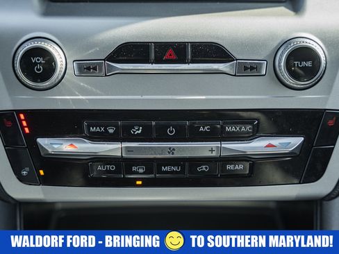 Used 2022 Ford Explorer XLT w/ Equipment Group 202A image 24