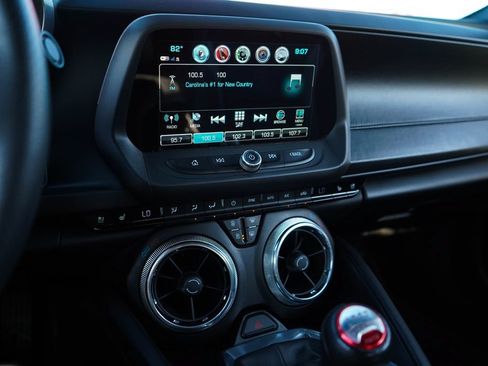 Used 2017 Chevrolet Camaro SS RWD image 8