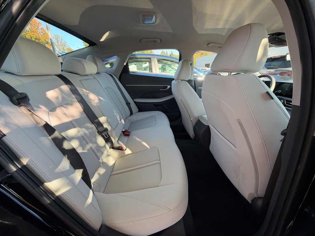 Certified 2025 Hyundai Sonata SEL AWD/4WD image 11