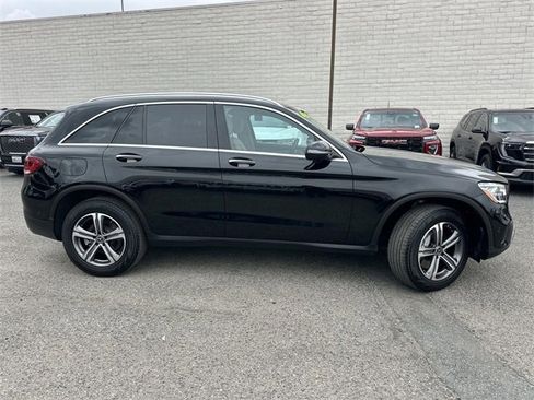 Used 2022 Mercedes-Benz GLC 300 4MATIC image 3
