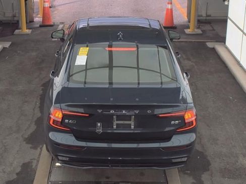 Used 2025 Volvo S60 B5 Core image 5