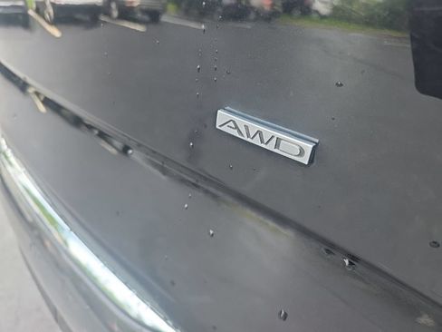 Used 2018 Buick Enclave Avenir w/ Avenir Technology Package AWD/4WD image 8