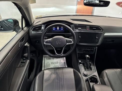 Used 2024 Volkswagen Tiguan SE image 42