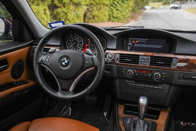 Used 2010 BMW 328i Sedan RWD image 18