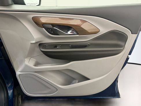 Used 2020 GMC Terrain SLE w/ Driver Convenience Package image 33