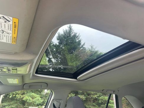 Used 2019 Toyota RAV4 XLE w/ Convenience Package AWD/4WD image 8