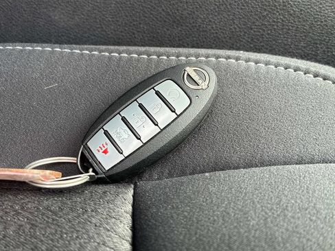 Certified 2024 Nissan Altima 2.5 SV w/ SV Premium Package AWD/4WD image 9