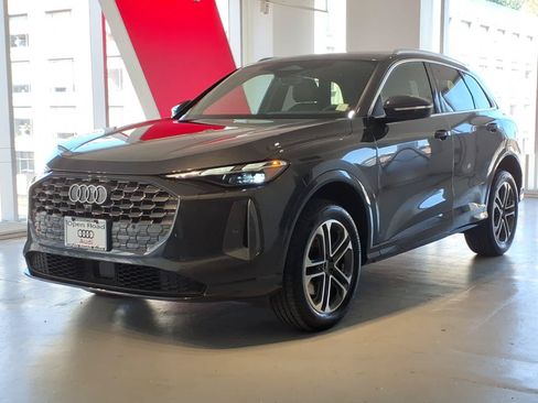 Certified 2025 Audi Q5 Premium w/ Convenience Package AWD/4WD image 1
