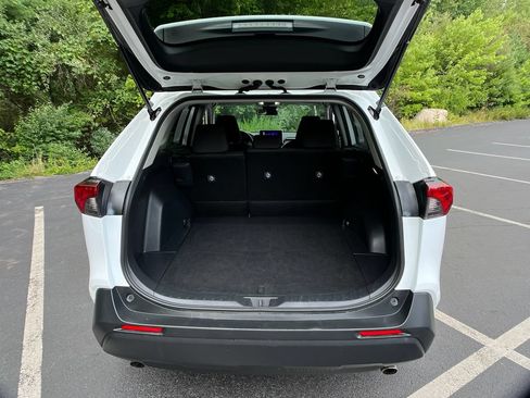 Used 2025 Toyota RAV4 LE AWD/4WD image 23