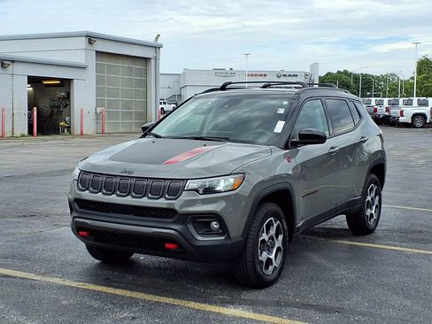 Certified 2022 Jeep Compass Trailhawk w/ Sun and Sound Group AWD/4WD image 2