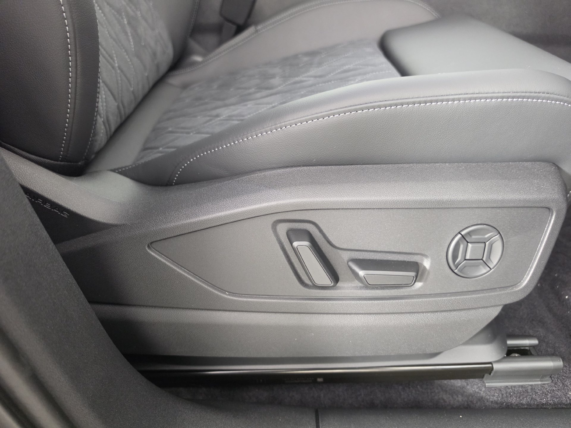 New 2026 Audi SQ5 Premium Plus AWD/4WD image 43