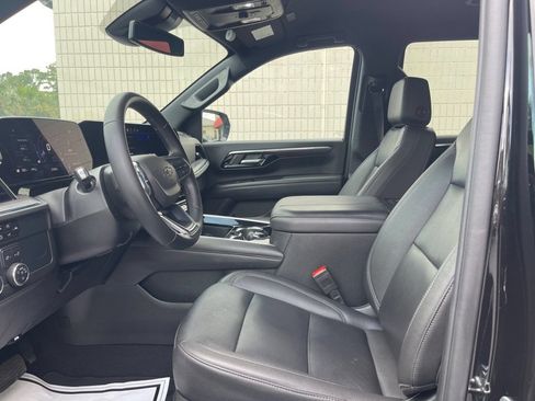 Used 2025 Chevrolet Tahoe Z71 AWD/4WD image 10