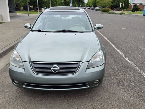 Used 2003 Nissan Altima 3.5 SE w/ (SP2) Sport Plus Pkg FWD image 2