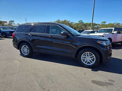 New 2026 Ford Explorer Active w/ Active Comfort Package image 2