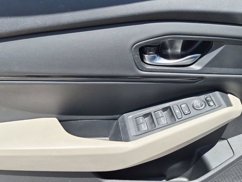 Used 2023 Honda Accord EX image 11