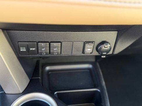 Used 2014 Toyota RAV4 Limited w/ Technology Package AWD/4WD image 52