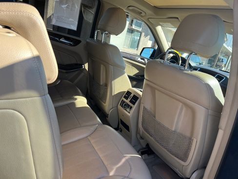 Used 2014 Mercedes-Benz GL 450 4MATIC image 35