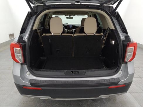Used 2021 Ford Explorer XLT w/ Equipment Group 202A image 29