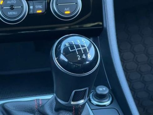 Used 2019 Volkswagen Jetta GLI Autobahn image 38