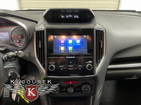 Used 2018 Subaru Crosstrek 2.0i Premium w/ Moonroof Package AWD/4WD image 16