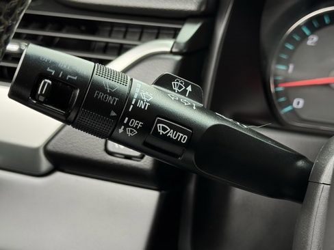 Used 2016 Chevrolet Suburban LT w/ Luxury Package image 24