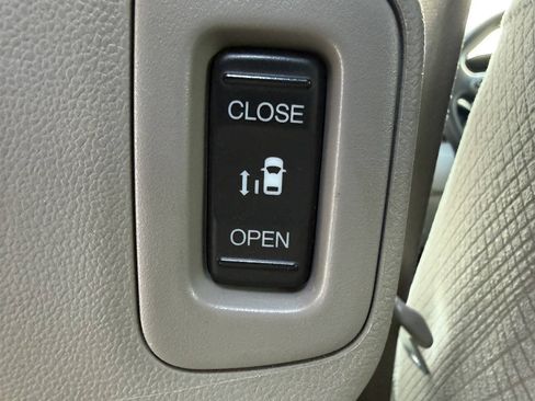 Used 2016 Honda Odyssey SE image 27