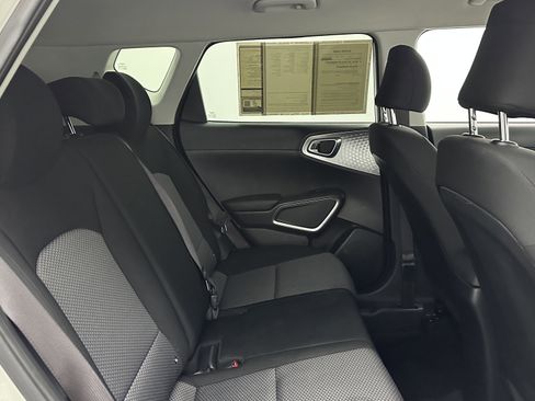 Used 2023 Kia Soul LX w/ LX Technology Package image 30