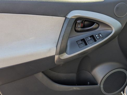 Used 2011 Toyota RAV4 4WD image 14