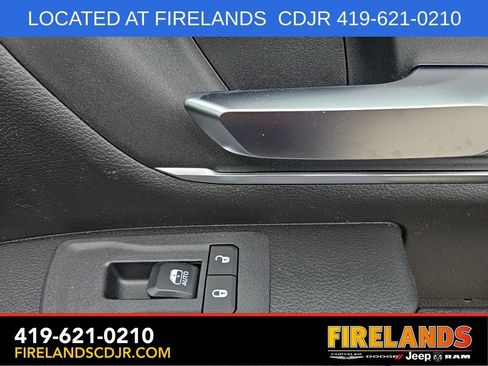 New 2026 RAM 1500 4x4 Crew Cab image 28