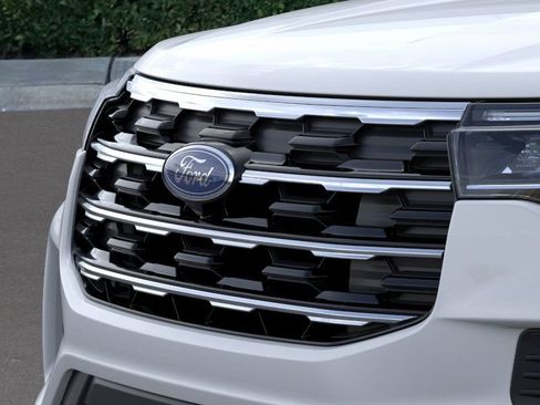 New 2026 Ford Explorer Active RWD image 17