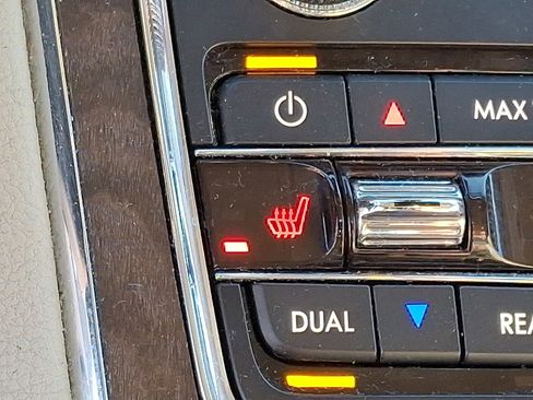 Used 2019 Lincoln Continental Premiere image 22