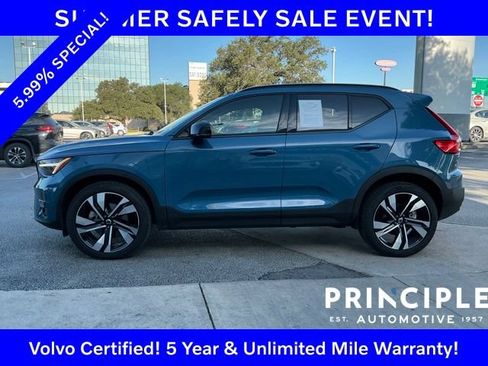 Certified 2025 Volvo XC40 B5 Ultra AWD/4WD image 3