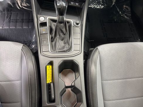 Used 2025 Volkswagen Jetta SE FWD image 26