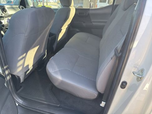 Used 2022 Toyota Tacoma SR image 15