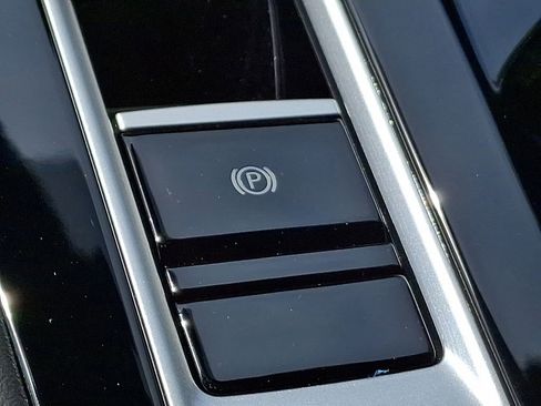 Certified 2025 Volkswagen Atlas Cross Sport SE w/ Black Wheel Package AWD/4WD image 26