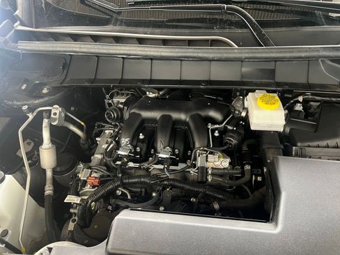 Used 2025 Nissan Pathfinder SV image 34