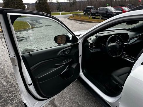 Used 2024 Chevrolet Trax RS w/ Driver Confidence Package image 18