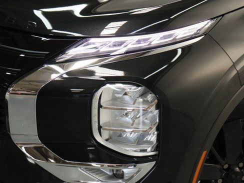 New 2026 Mitsubishi Outlander LE FWD image 2