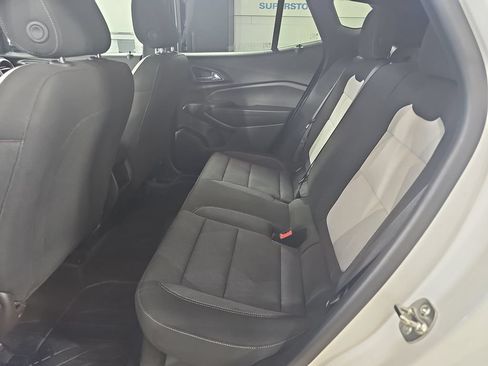 Used 2024 Chevrolet Trax RS w/ Driver Confidence Package FWD image 17