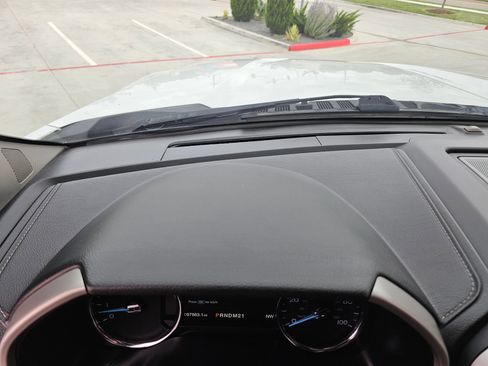 Used 2018 Ford F250 Lariat w/ Lariat Ultimate Package AWD/4WD image 57