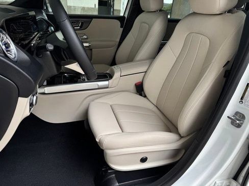 Certified 2025 Mercedes-Benz GLB 250 image 12