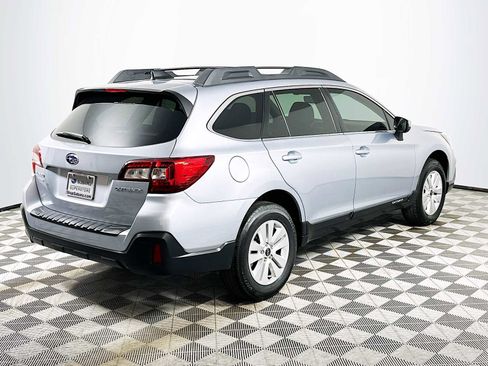 Used 2019 Subaru Outback 2.5i Premium image 7