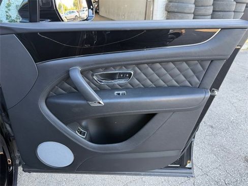 Used 2020 Bentley Bentayga image 26