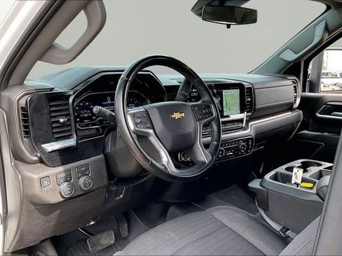 Used 2025 Chevrolet Silverado 2500 LT AWD/4WD image 11