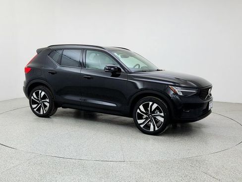 New 2026 Volvo XC40 B5 Plus w/ Climate Package image 3
